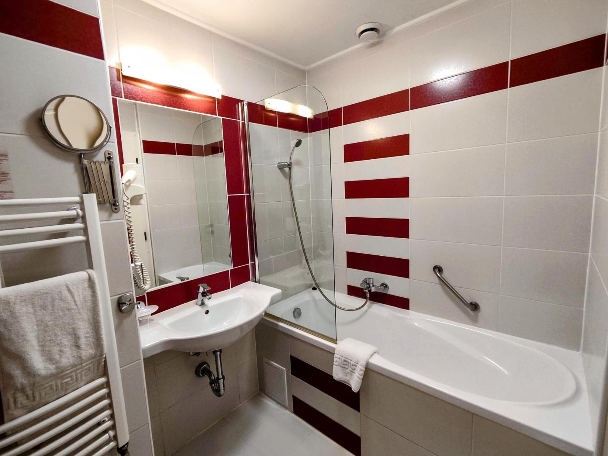 Calimbra Wellness Hotel Superior Miskolc Exterior foto